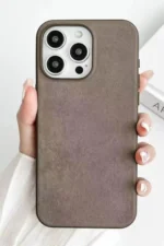 Uray store Apple iPhone 15 Pro Kılıf Karen Magsafe Kapak - Kahverengi